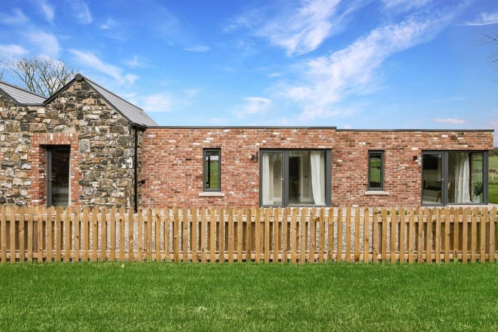 The Byre At Corrstown Village Portrush Exterior foto